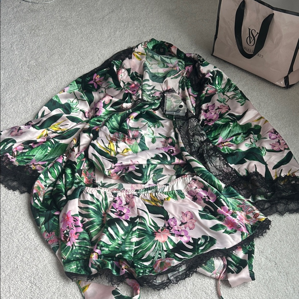 Floral Satin Robe and Shorts Set with Lace Trim
